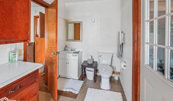 320 S 2Nd St, Albia, IA 52531