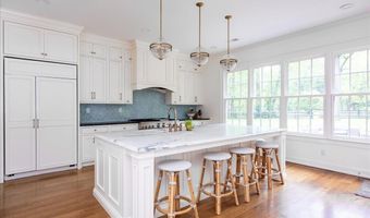 1409 Old Harrods Creek Rd, Anchorage, KY 40223