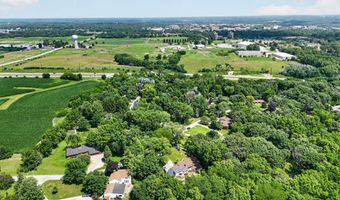 2706 Meadow Glen Rd, Ames, IA 50014