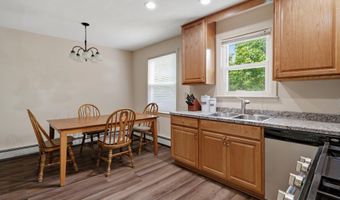 49 Gipp Rd, Albany, NY 12203