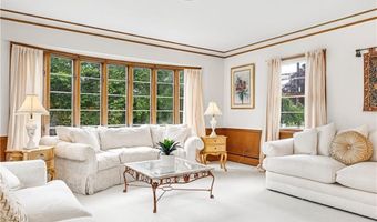 133 Tupelo Hill Dr, Cranston, RI 02920