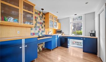 101 Brosville St, Airville, PA 15203