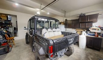 6015 Overlook Way, Mills, WY 82604