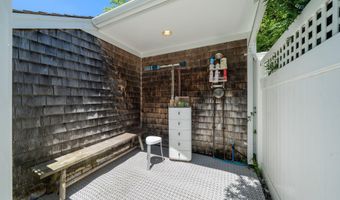50 0 Indian Trl, Barnstable, MA 02630