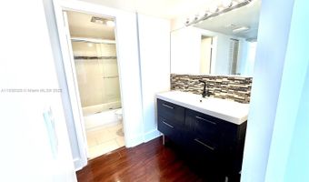 20335 W Country Club Dr 502, Aventura, FL 33180