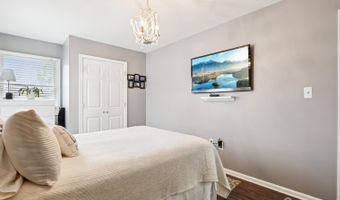 15 5th Ave, Avenel, NJ 07001