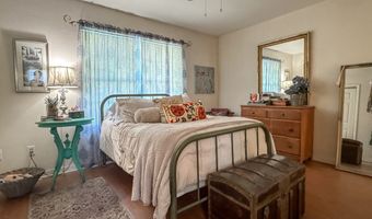 318 Earl King St, Apalachicola, FL 32320