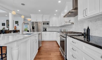 26 Jib Ct, Bayville, NJ 08721