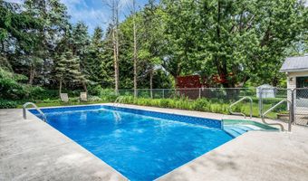 26 Allen Dr, Allentown, NJ 08501