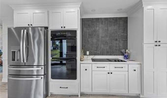 10 J H Dwyer Dr, Middletown, RI 02842