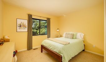 12 Haverhill Ct, Ann Arbor, MI 48105