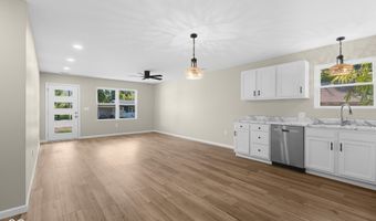 96 Hill St, Austin, IN 47102