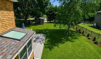 30 Gibson Ave, Narragansett, RI 02882