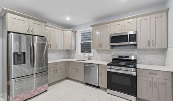 170 W 10TH St 1, Bayonne, NJ 07002