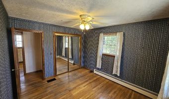 713 Mcgrath Pond Rd, Belgrade, ME 04917