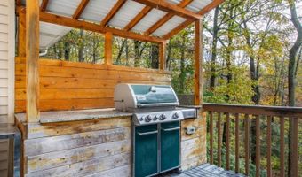 312 Mountainside Dr, Alloway, NJ 07422