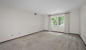 148 Cumberland Park Ct E, Ballwin, MO 63011