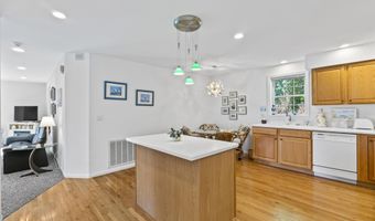 146 Parkwood Dr, Augusta, ME 04330