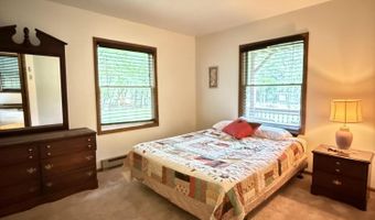 281 Fern Ridge Rd, Blakeslee, PA 18610