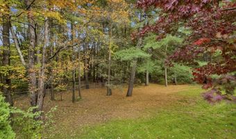 111 Cottonwood Ln, Agawam, MA 01001