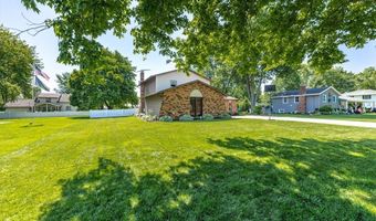 709 Oakhurst Dr, Amherst, OH 44001