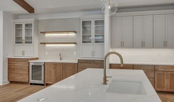 2707 1st St, Arnolds Park, IA 51331