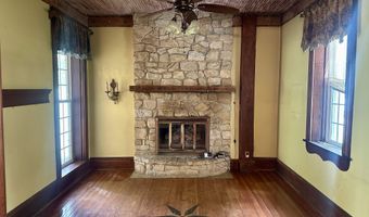 306 Wabash St, Berne, IN 46711