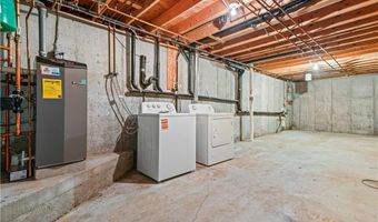 24 Smith St, Lincoln, RI 02865