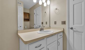 660 Youngs Rd E, Amherst, NY 14221
