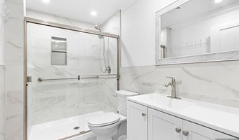 309 Clinton Ave, Bergenfield, NJ 07621