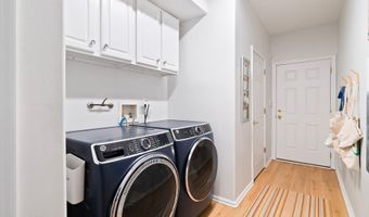 8 Jibsail Dr, Bayville, NJ 08721