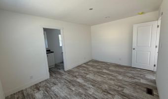 3 Bochee Rd, Apple Valley, CA 92307