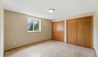 2402 Suncrest Dr, Ames, IA 50014