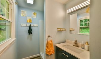 48 Central St, Auburn, MA 01501