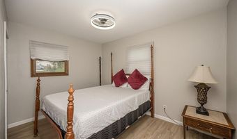270 E Skyline Dr, Ballwin, MO 63011