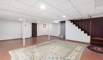 3 Grassy Plain Rd, Barrington, RI 02806