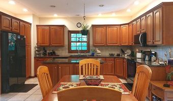 7260 Edgewood Ln, Athens, OH 45701
