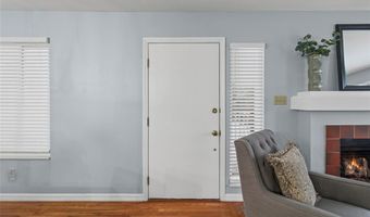 1872 Ridgeview Circle Dr, Ballwin, MO 63021