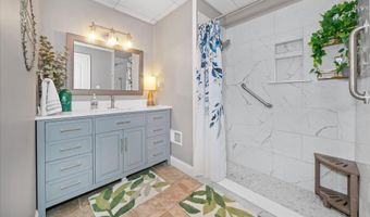 33 WATERTON Dr, Bear, DE 19701