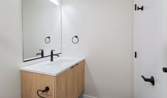 733 8TH St SE 02, Washington, DC 20003