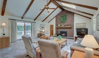 1420 Diplomat Dr, East Greenwich, RI 02818