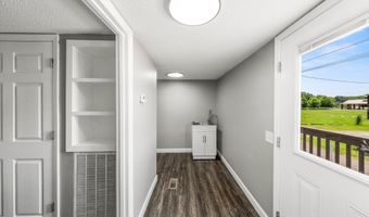4 Green St, Athens, TN 37303