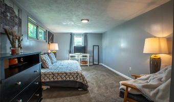 2730 Chelsea Dr, Akron, OH 44312