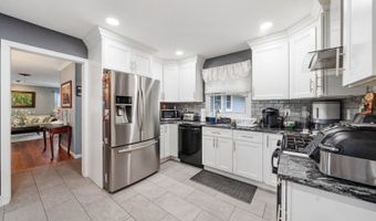 70 Northland Ln, Aberdeen Twp., NJ 07747