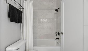 526 ISLEBAY Dr, Apollo Beach, FL 33572