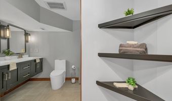 82 Pilgrim Dr, Bedford, NH 03110