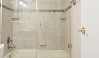 8502 WOODBINE Ln, Annandale, VA 22003