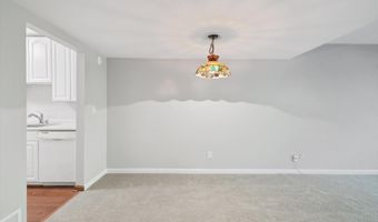 747 Peninsula Ct, Ann Arbor, MI 48105