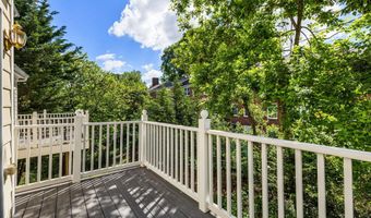129 HEARTH Ct, Baltimore, MD 21212