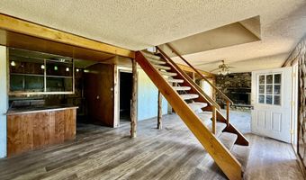 21611 Farm Road 2090, Aurora, MO 65605
